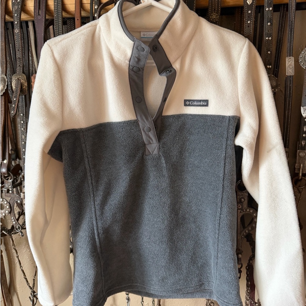 Columbia Women's Fleece Sweater - Cream and Gray